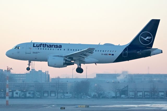 Airbus A319 (D-AIBE)