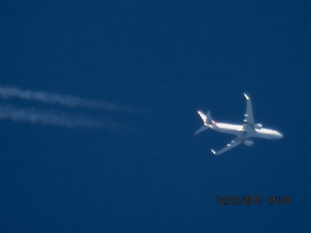 Boeing 737-800 (N982NN)