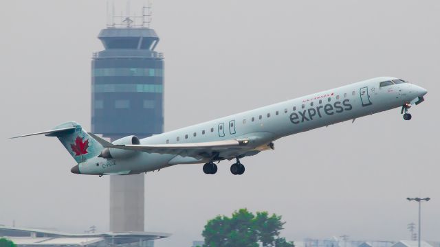 Canadair Regional Jet CRJ-700 (C-FUJZ)