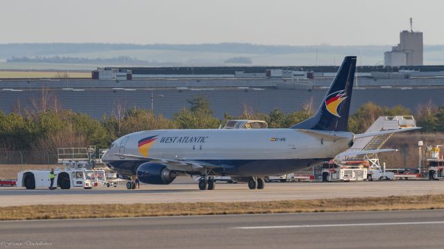 BOEING 737-400 (EC-NML)