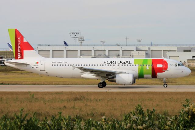 Airbus A320 (CS-TNU)