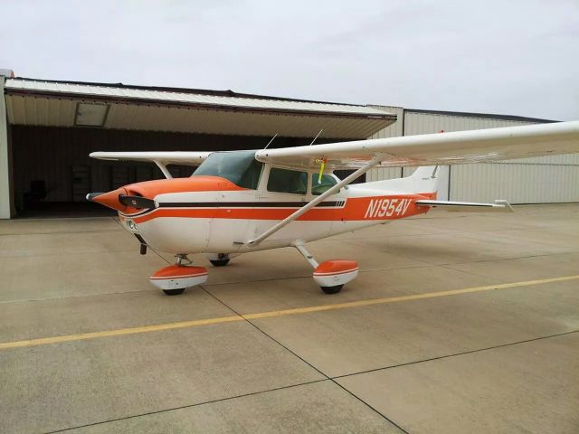 Cessna Skyhawk (N1954V)