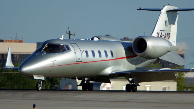 Learjet 60 (XA-AIG) - Exiting 4 after arrival.