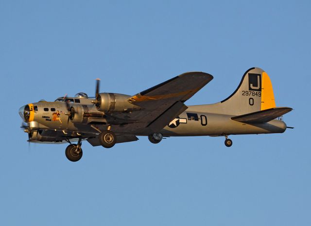 Boeing B-17 Flying Fortress (N390TH) - Tucson