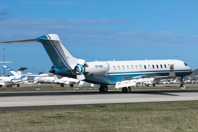 BOMBARDIER BD-700 Global 7500 (N711SW)