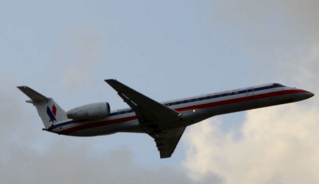 Embraer ERJ-145 (N620AE)