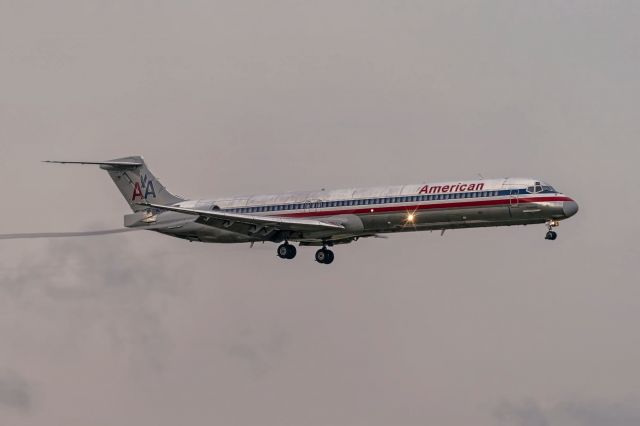 McDonnell Douglas MD-82 (N7550)