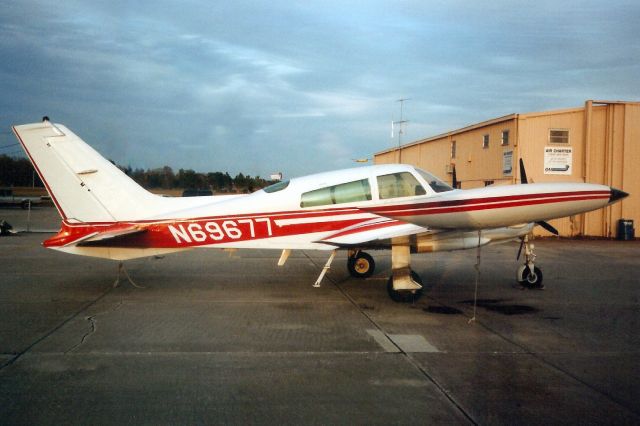 Cessna 310 (N69677) - Seen here in Jan-92.br /br /Registration cancelled 23-Jan-18 as expired.