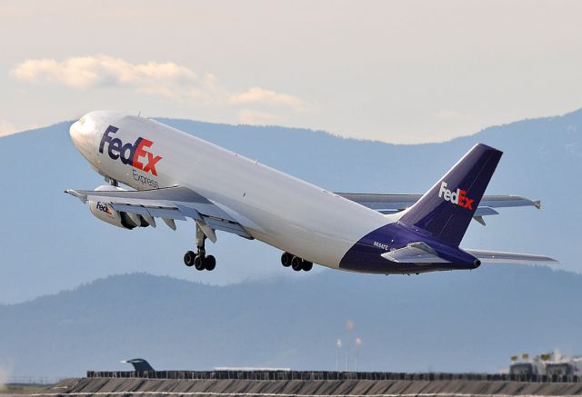 Airbus A300F4-600 (N664FE)