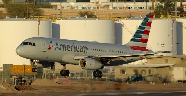 Airbus A320 (N653AW) - phoenix sky harbor international airport 11JAN21