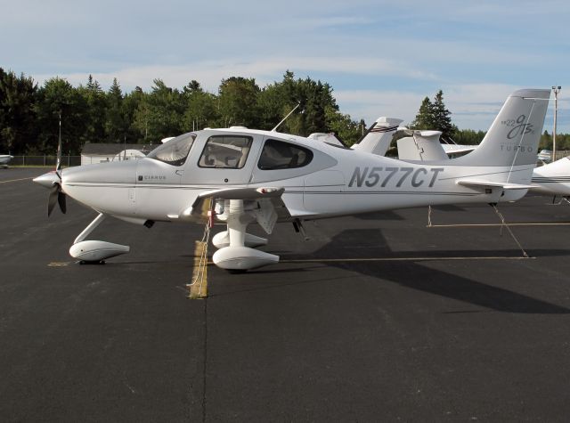 Cirrus SR-22 (N577CT)