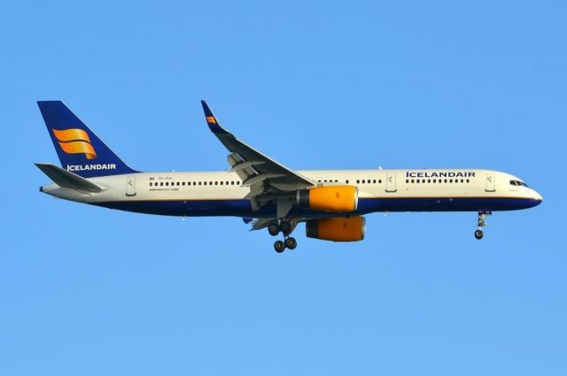 Boeing 757-200 (TF-FIY)