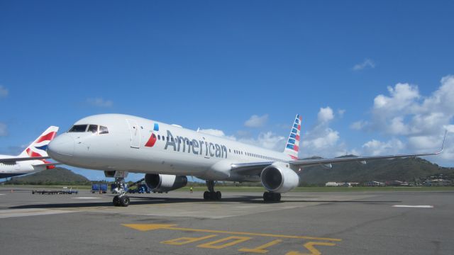 Boeing 757-200 (N692AA)