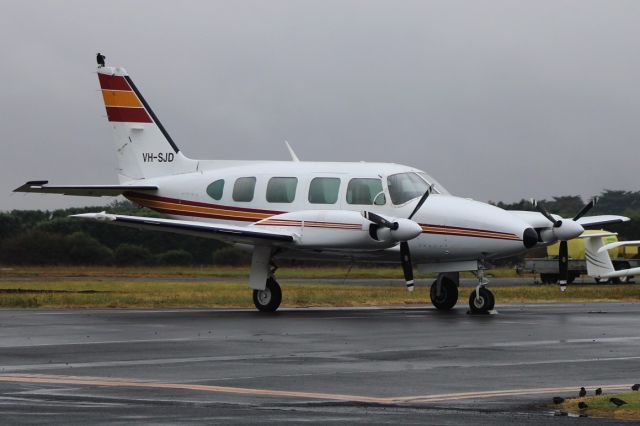 Piper Navajo (VH-SJD)