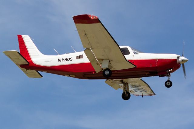 Piper Saratoga (VH-HOS)