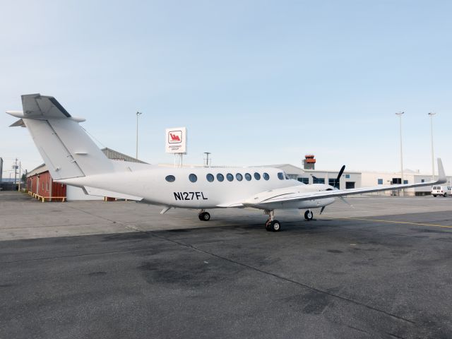 Beechcraft Super King Air 350 (N127FL) - Good service at Woodwards! 19 AUG 2017