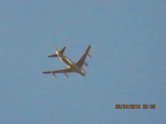 Boeing 747-200 (82-8000)