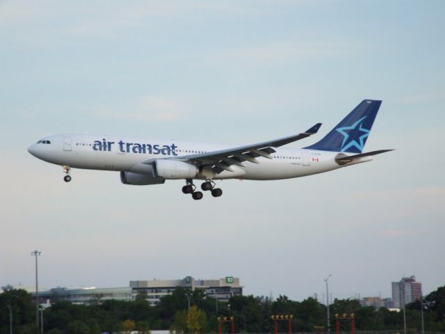 Airbus A330-300 (C-GTSZ)