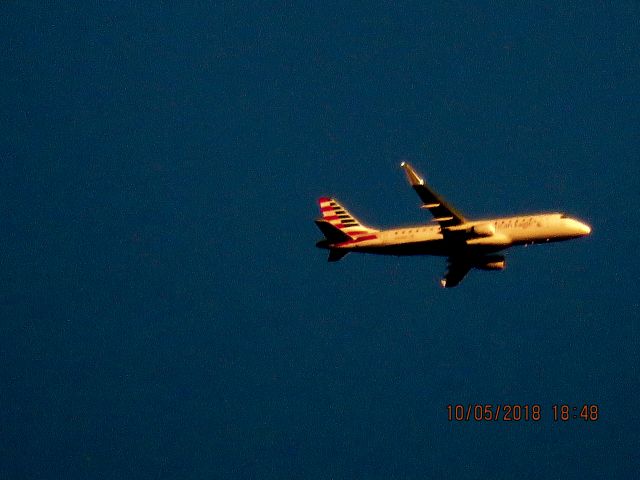 Embraer 175 (N261NN)