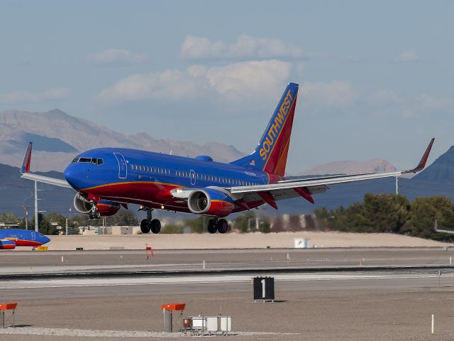 Boeing 737-700 (N238WD) - 3/22/2011