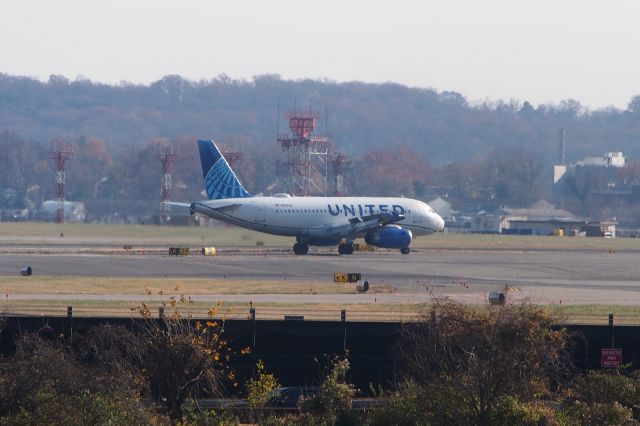 Airbus A319 (N980UA)