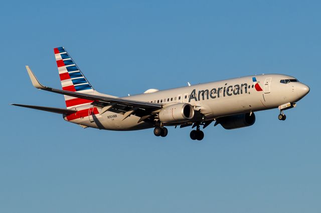 Boeing 737-800 (N904NN) - 2/28/2020