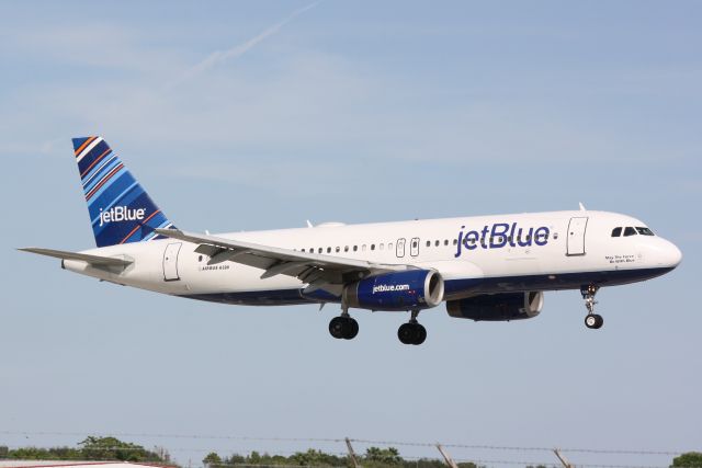 Airbus A320 (N508JL) - JetBlue Flight 1187 "May The Force Be With Blue" (N508JL) arrives at Sarasota-Bradenton International Airport following a flight from Boston-Logan International Airport