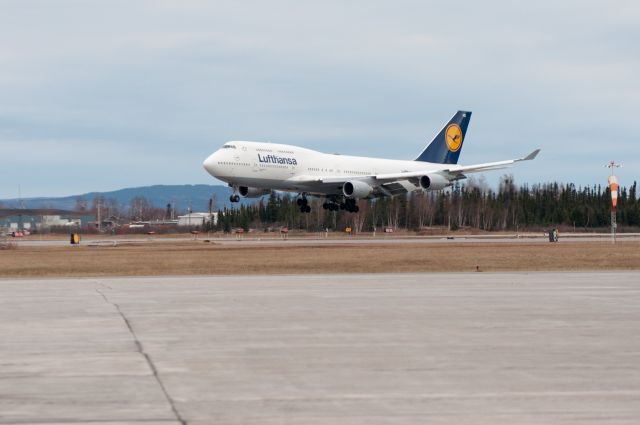 Boeing 747-200 (DLH430)