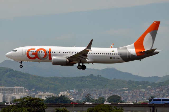 Boeing 737-700 (PR-XMU)