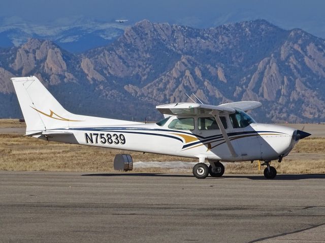 Cessna Skyhawk (N75839)