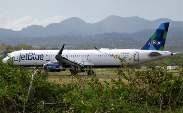 Airbus A321 (N947JB)