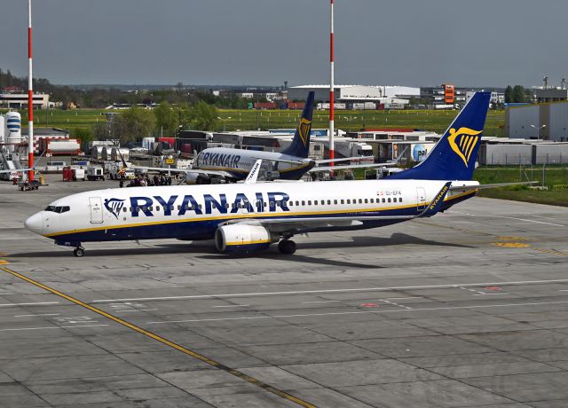 Boeing 737-800 (EI-EFK)