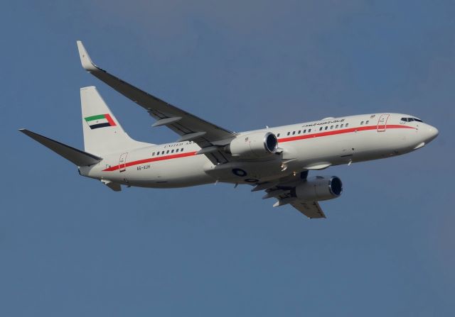 Boeing 737-800 (A6-AUH)