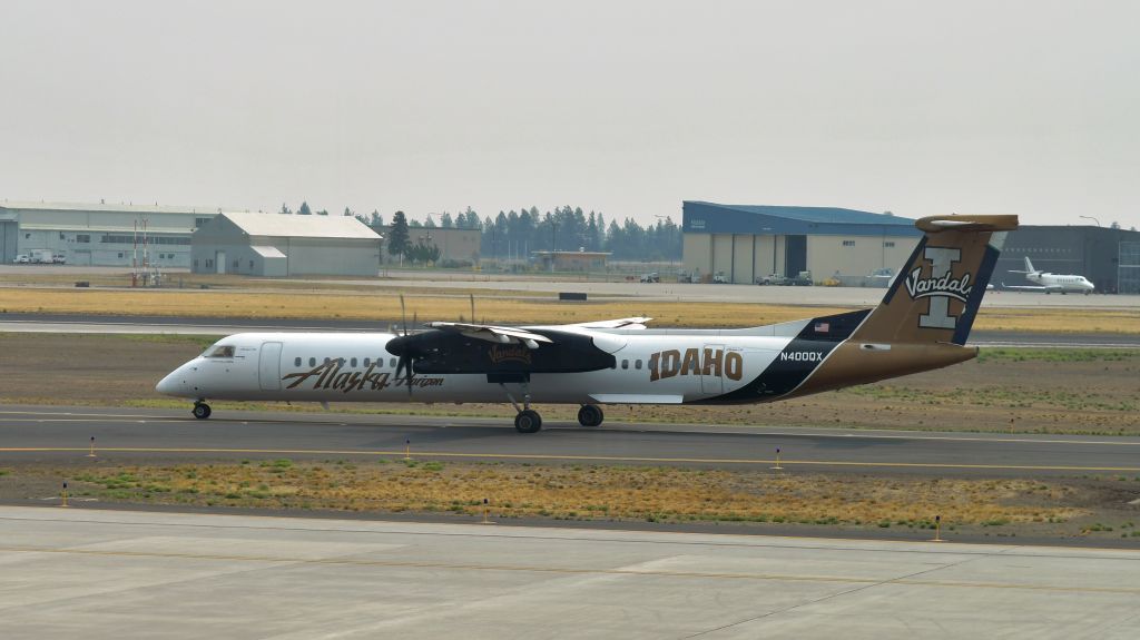 de Havilland Dash 8-400 (N400QX) - Horizon Air Bombardier DHC-8-402Q Dash 8 N400QX in Spokane 