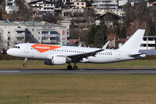 Airbus A320 (G-EJCR)