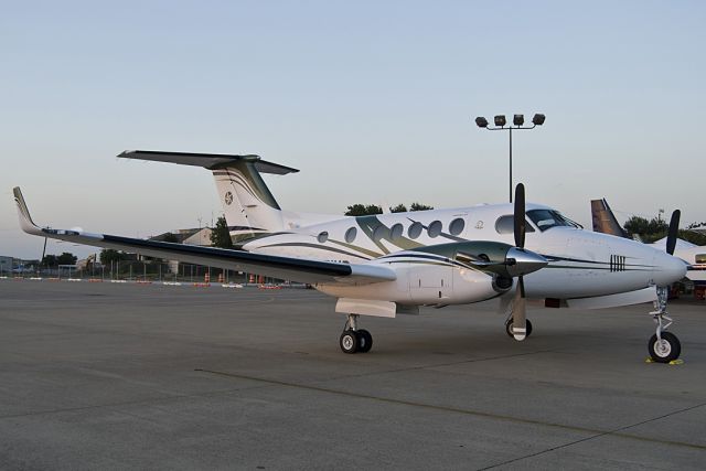 Beechcraft Super King Air 200 (N871UB)