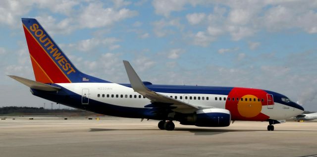 Boeing 737-700 (N230WN) - Colorado One