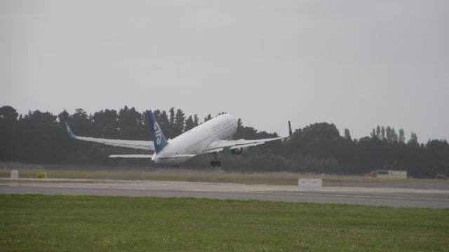 BOEING 767-300 (ZK-NCI)