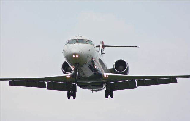 Canadair Regional Jet CRJ-200 (N202PS) - US Airways Express (PSA Airlines) flight 489 flying the Potomac route for runway 19