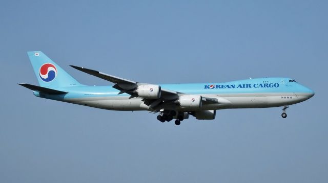 BOEING 747-8 (HL7617) - Final approach to NRT Rwy16R.(2016/04/26)