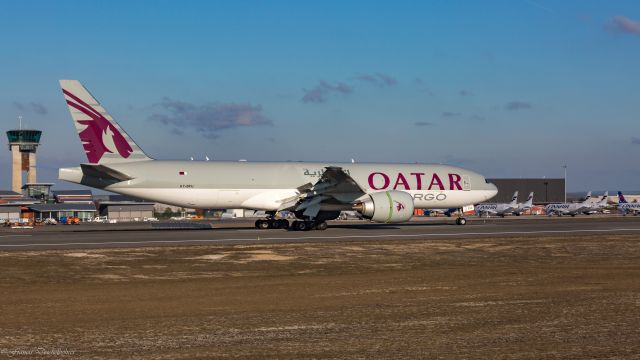 Boeing 777-200 (A7-BFU)