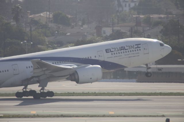 Boeing 777-200 (4X-ECC)