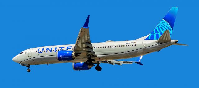 Boeing 737 MAX 8 (N47293) - N47293 United Airlines Boeing 737-8 MAX s/n 67552 - Harry Reid International Airport KLASbr /Photo: TDelCorobr /September 7, 2023