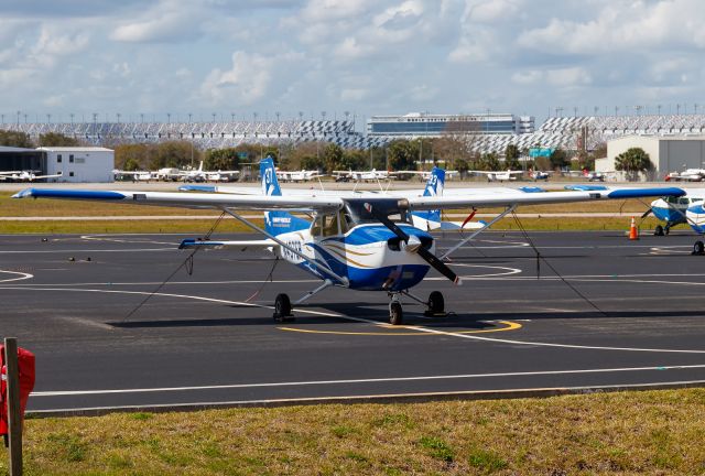 Cessna Skyhawk (N437ER)