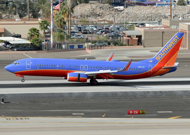 Boeing 737-800 (N8614M)