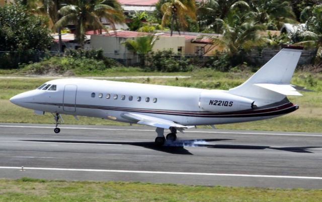 Dassault Falcon 2000 (N221QS)