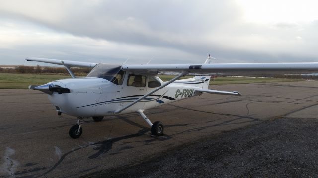 Cessna Skyhawk (C-FOGI) - FOGI at Cooking Lake Airport (CEZ3). My first landing was in this plane! :D