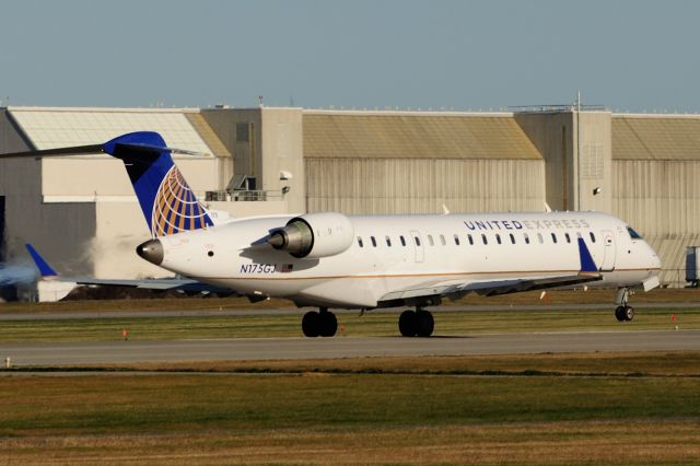 Canadair Regional Jet CRJ-700 (N175GJ) - Taking off to ORD/KORD.