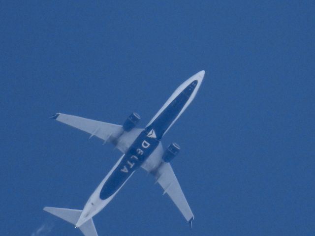 Boeing 737-900 (N921DU)