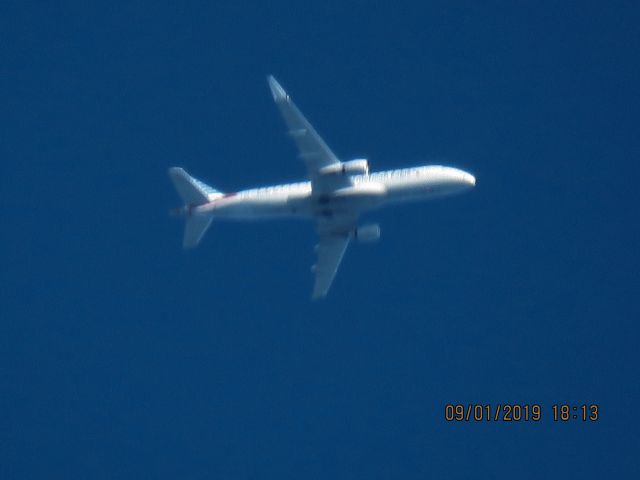 Embraer 175 (N261NN)